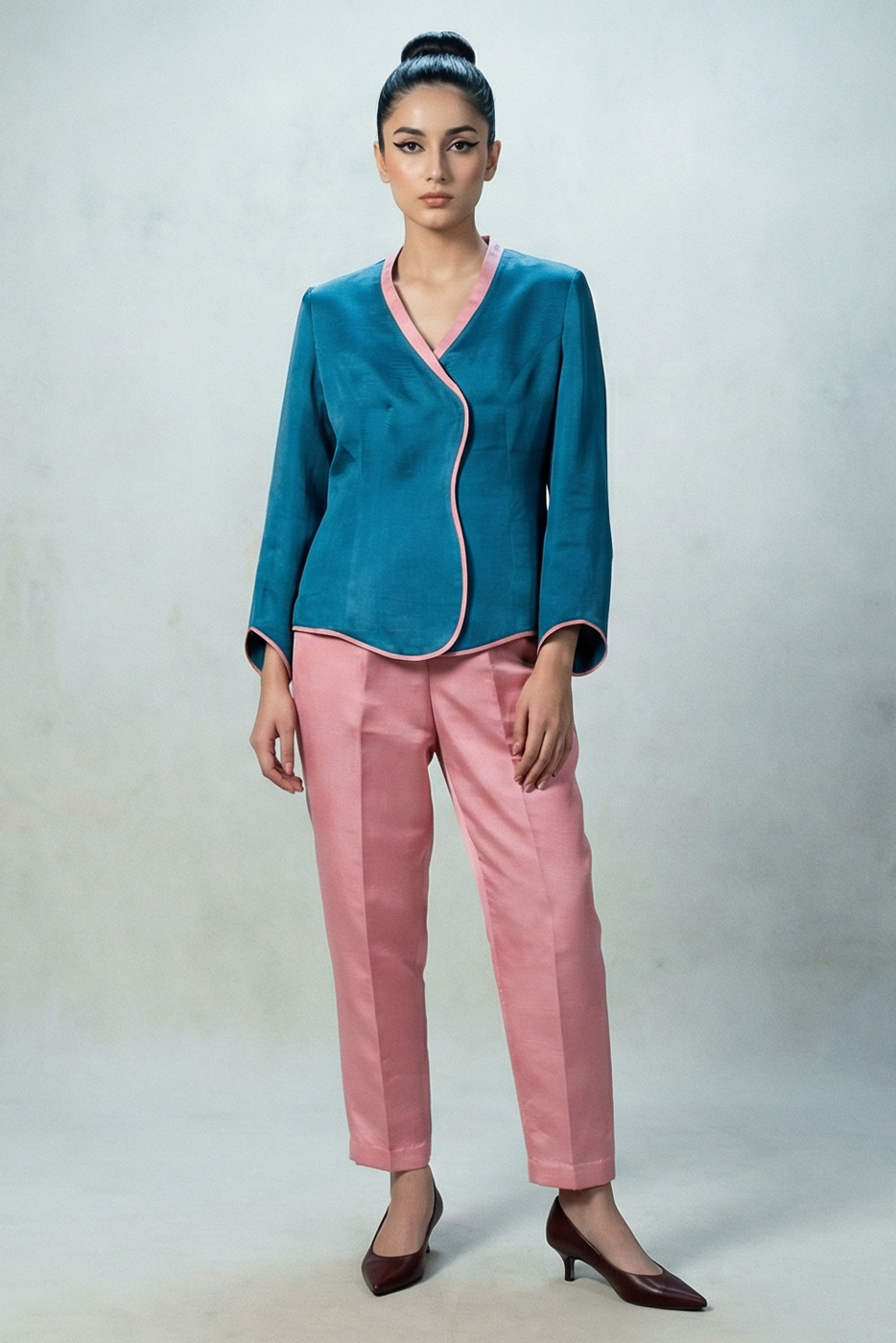 Curved detailing blazer