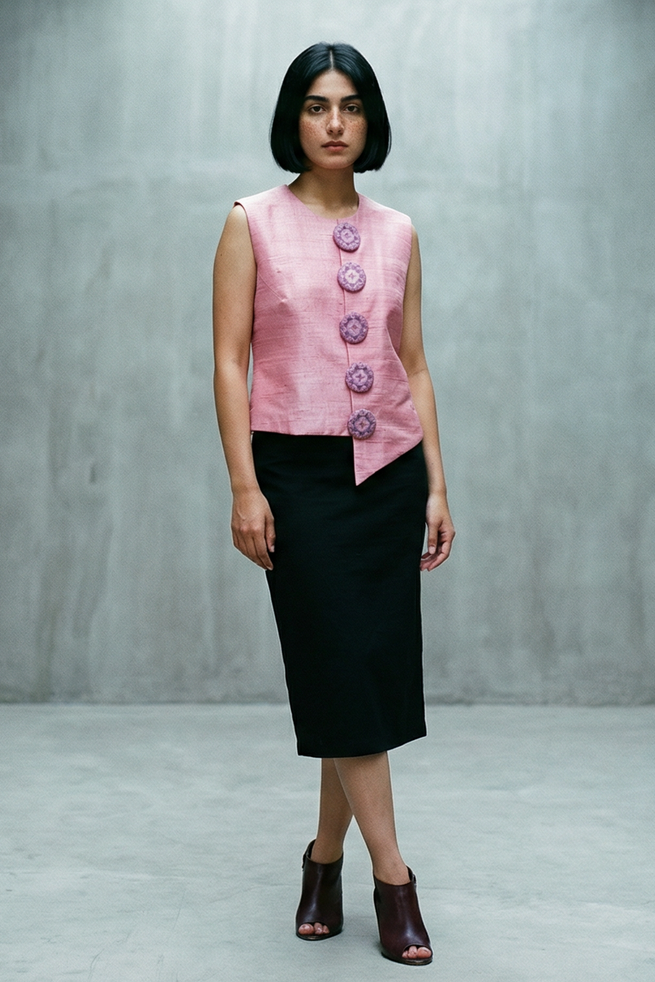 Asymmetric hemline top