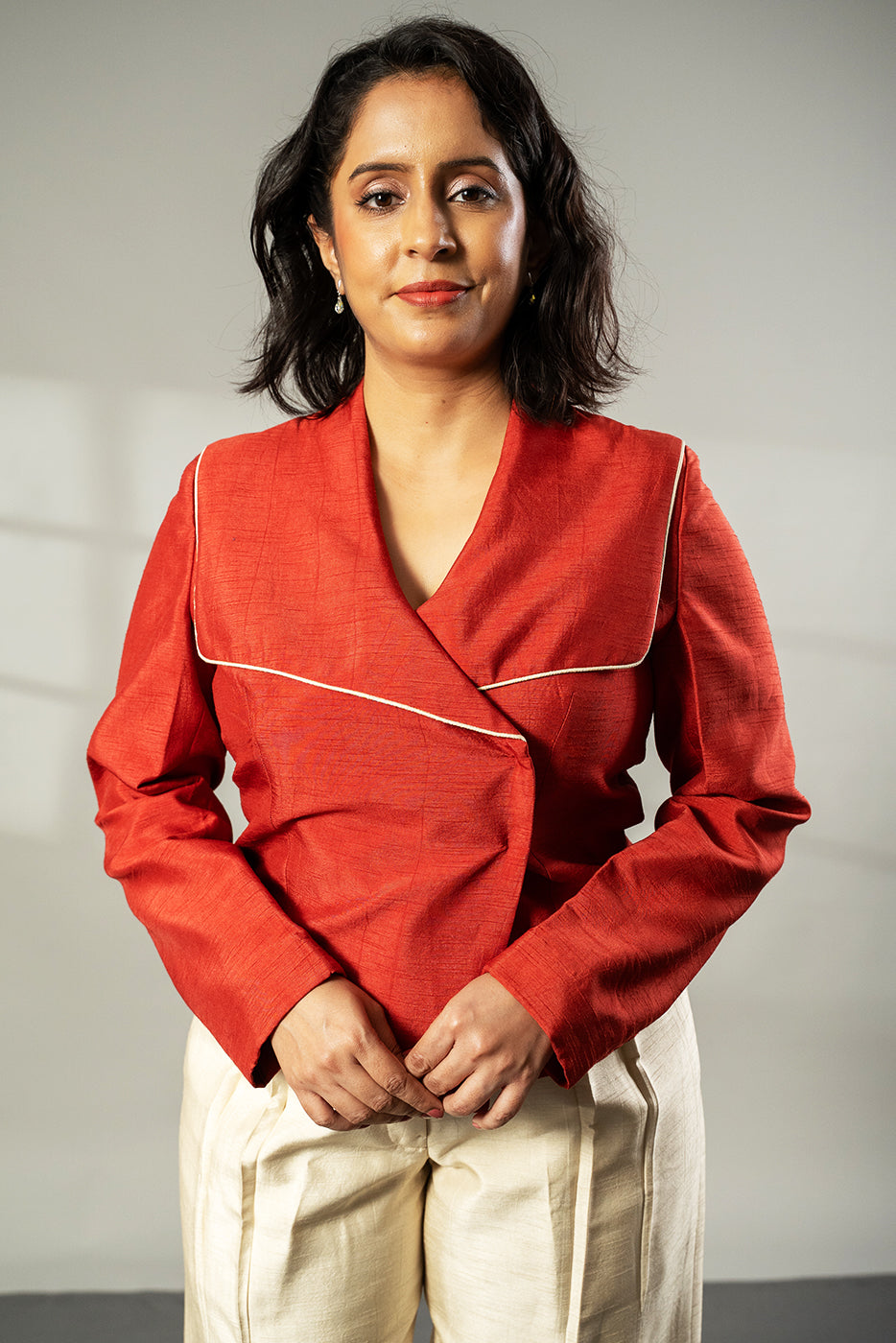 Wide collar detailing blazer