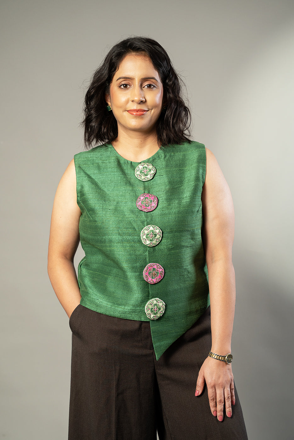 Asymmetric hemline top