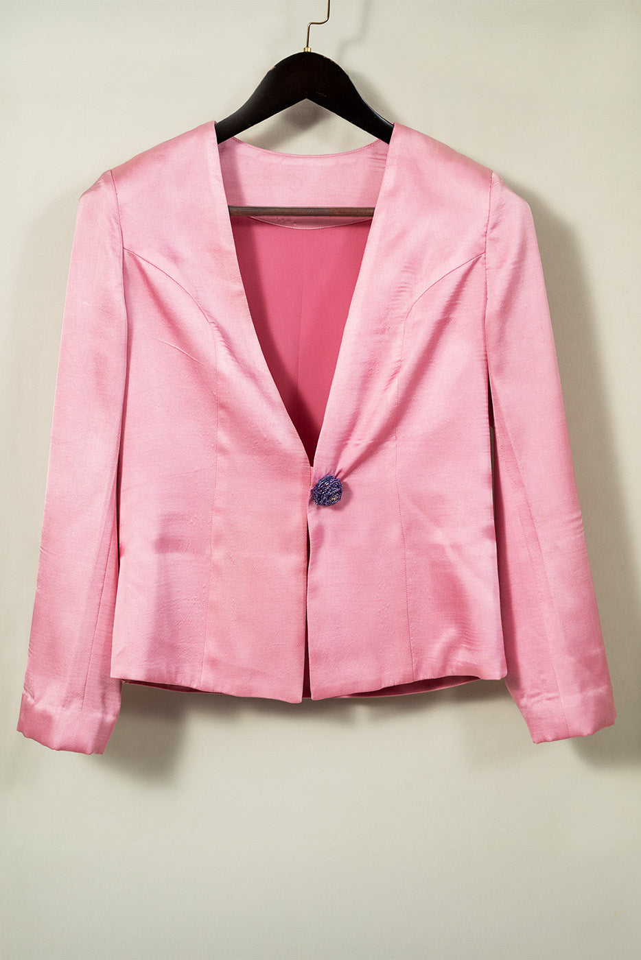 Blazer with floral button
