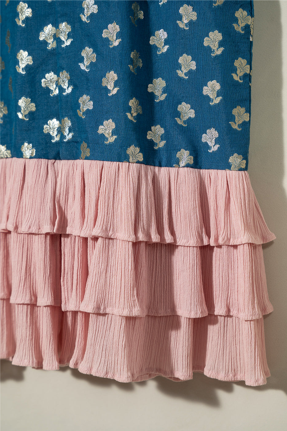 Vest with three layered gathers