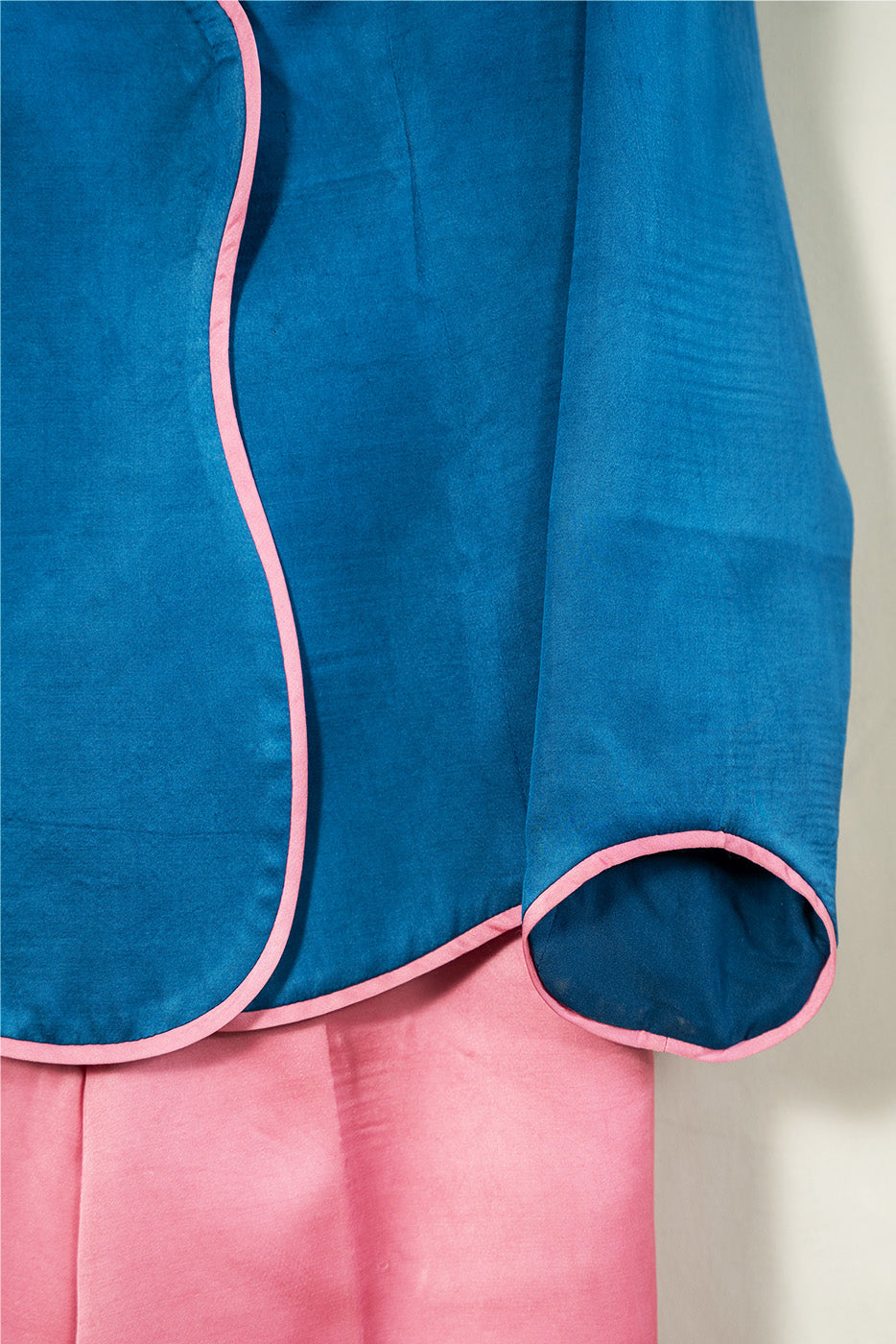 Curved detailing blazer