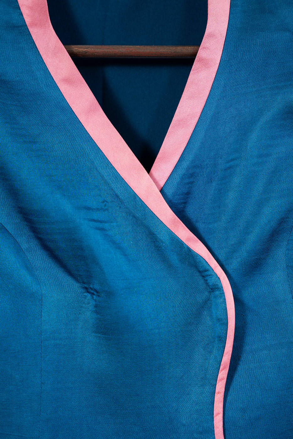 Curved detailing blazer