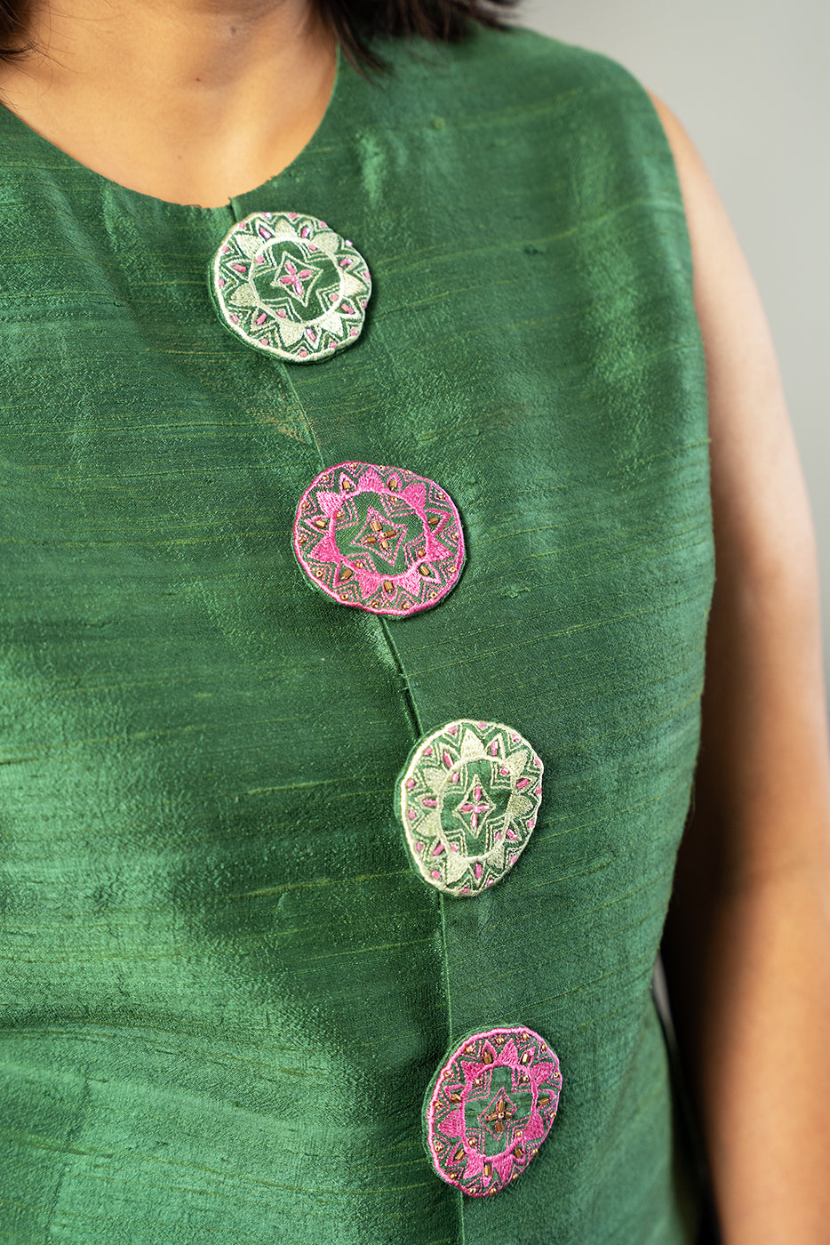 Asymmetric hemline top