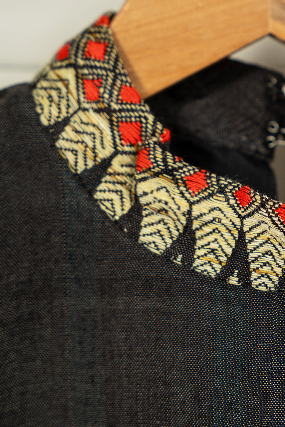 Halter neck cropped top