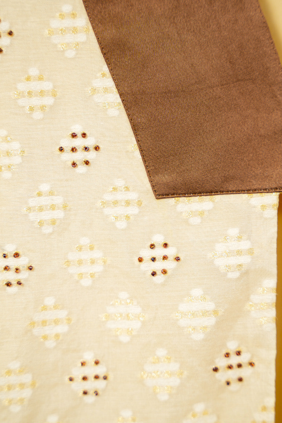 Colour blocking vest