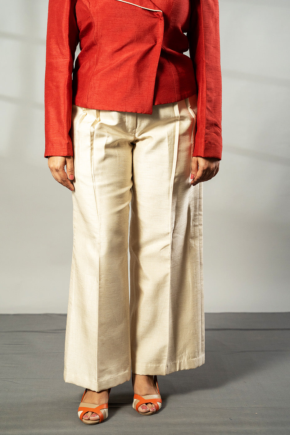 Wide collar detailing blazer