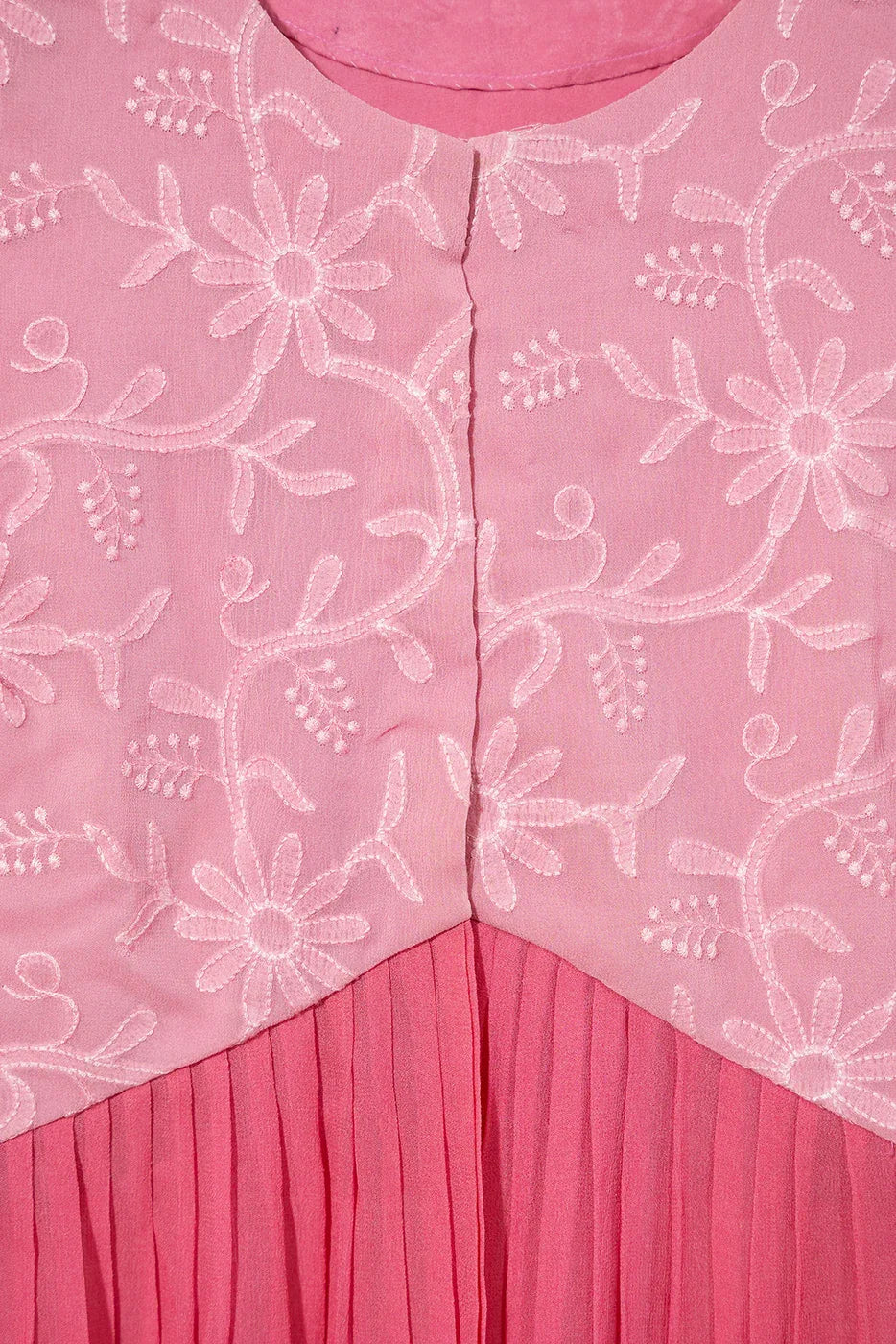 Embroidered vest with pleats - SSWAI