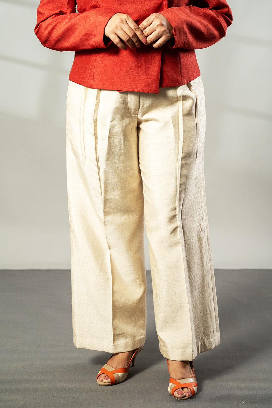 Wide collar detailing blazer