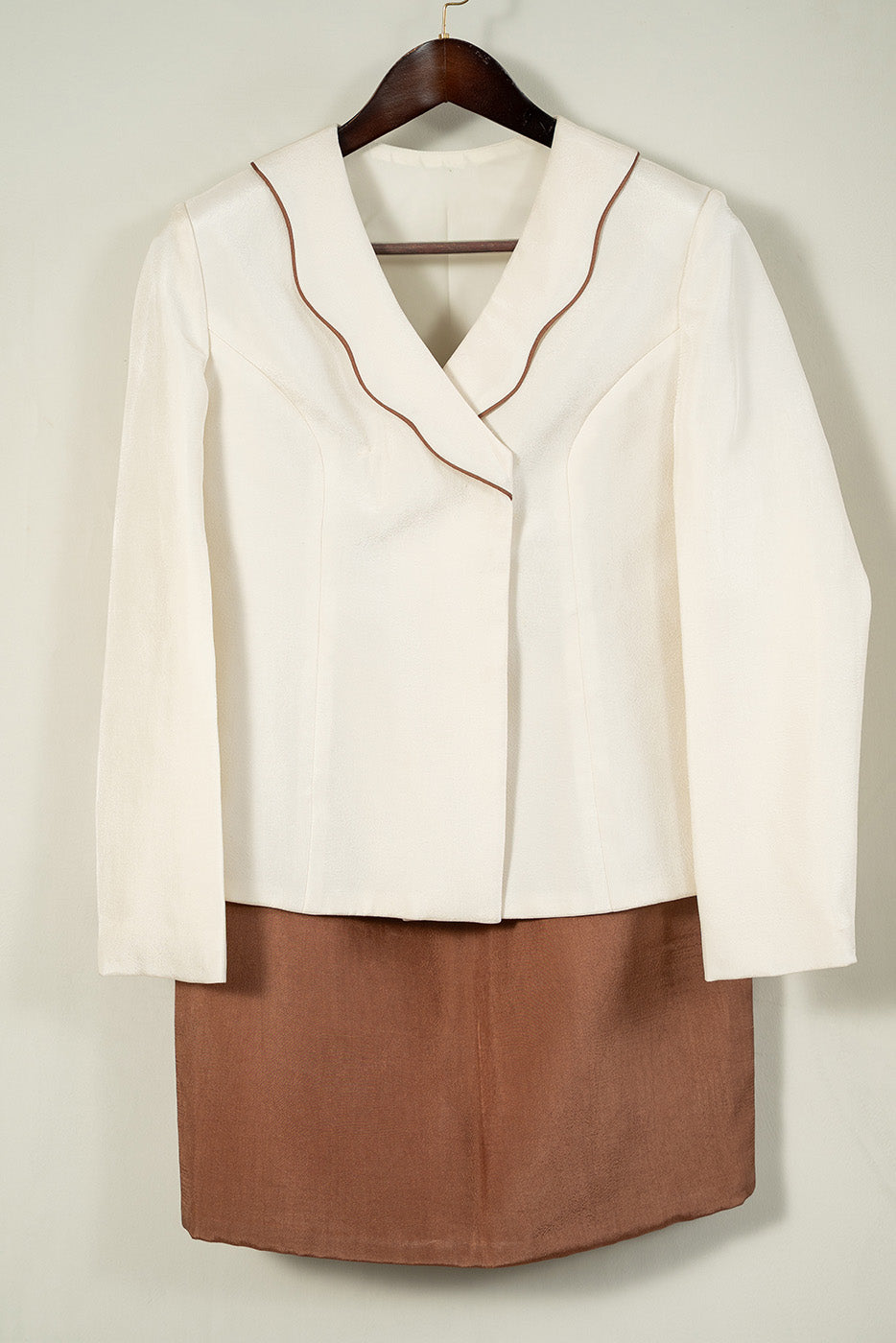 Collar detailed blazer