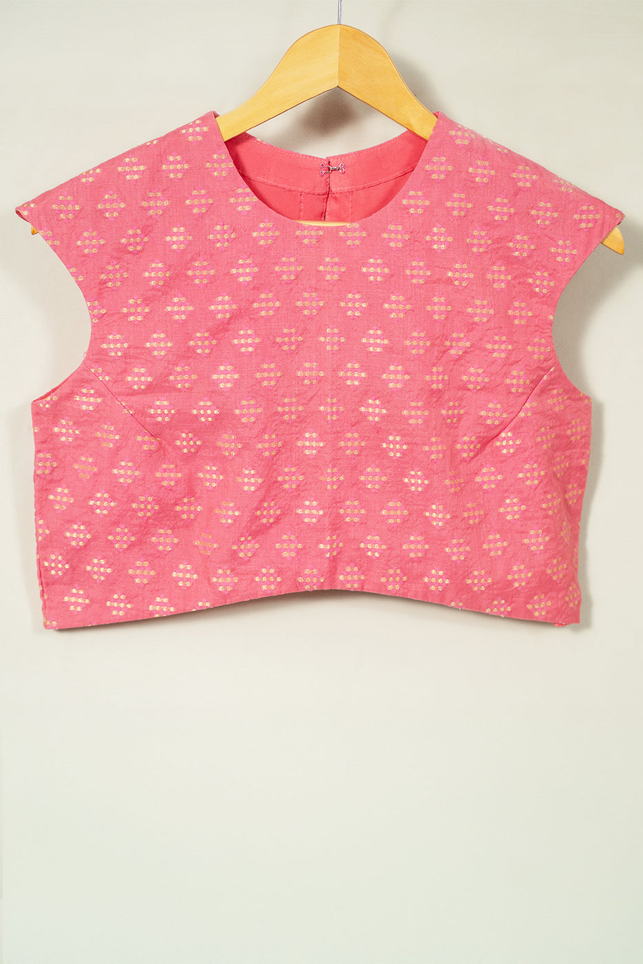 Curved hemline crop top