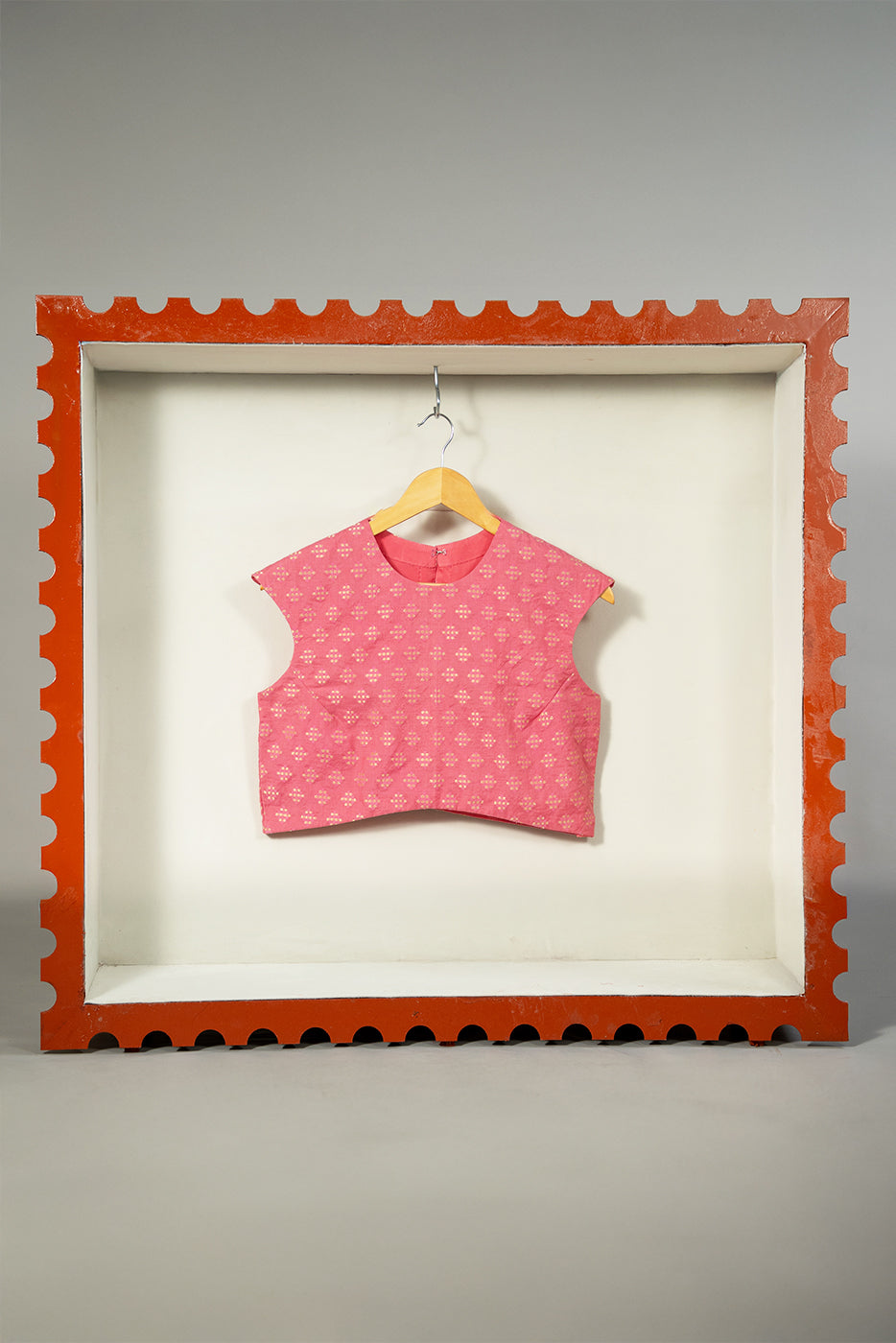 Curved hemline crop top