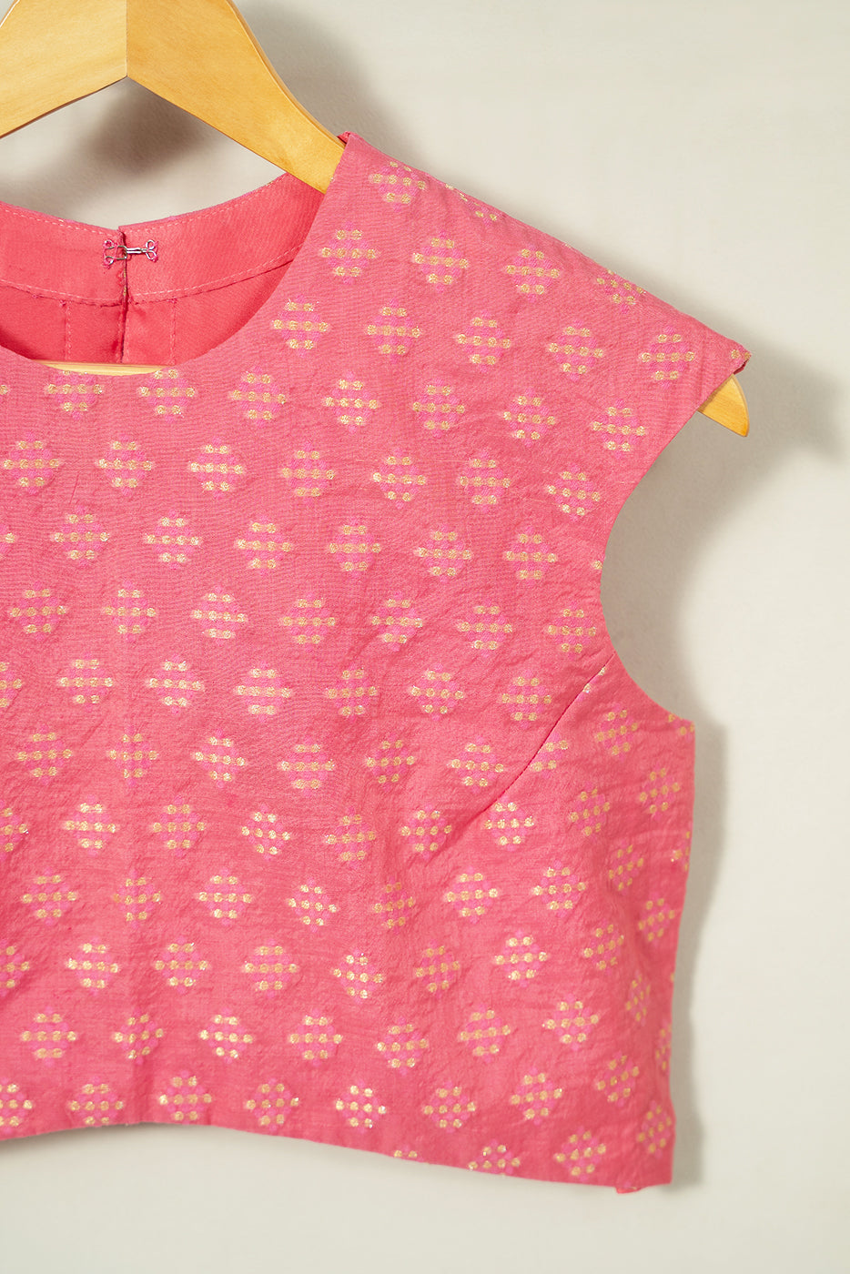 Curved hemline crop top