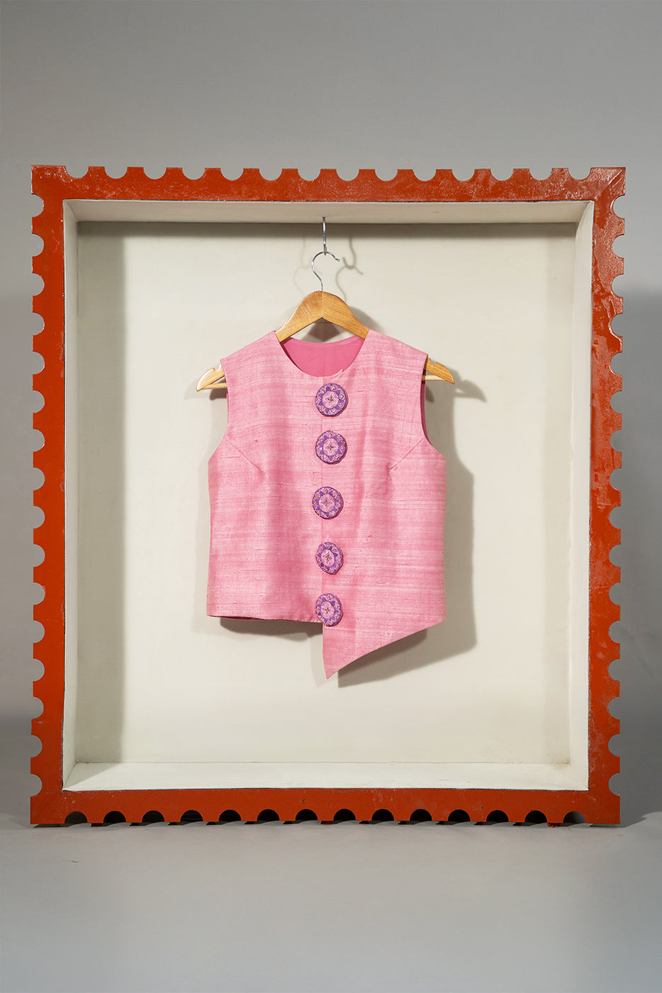 Asymmetric hemline top