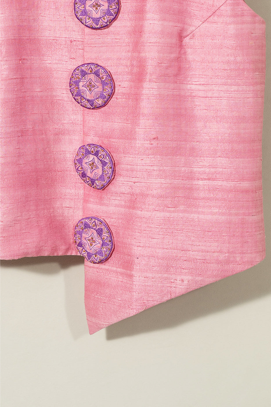 Asymmetric hemline top