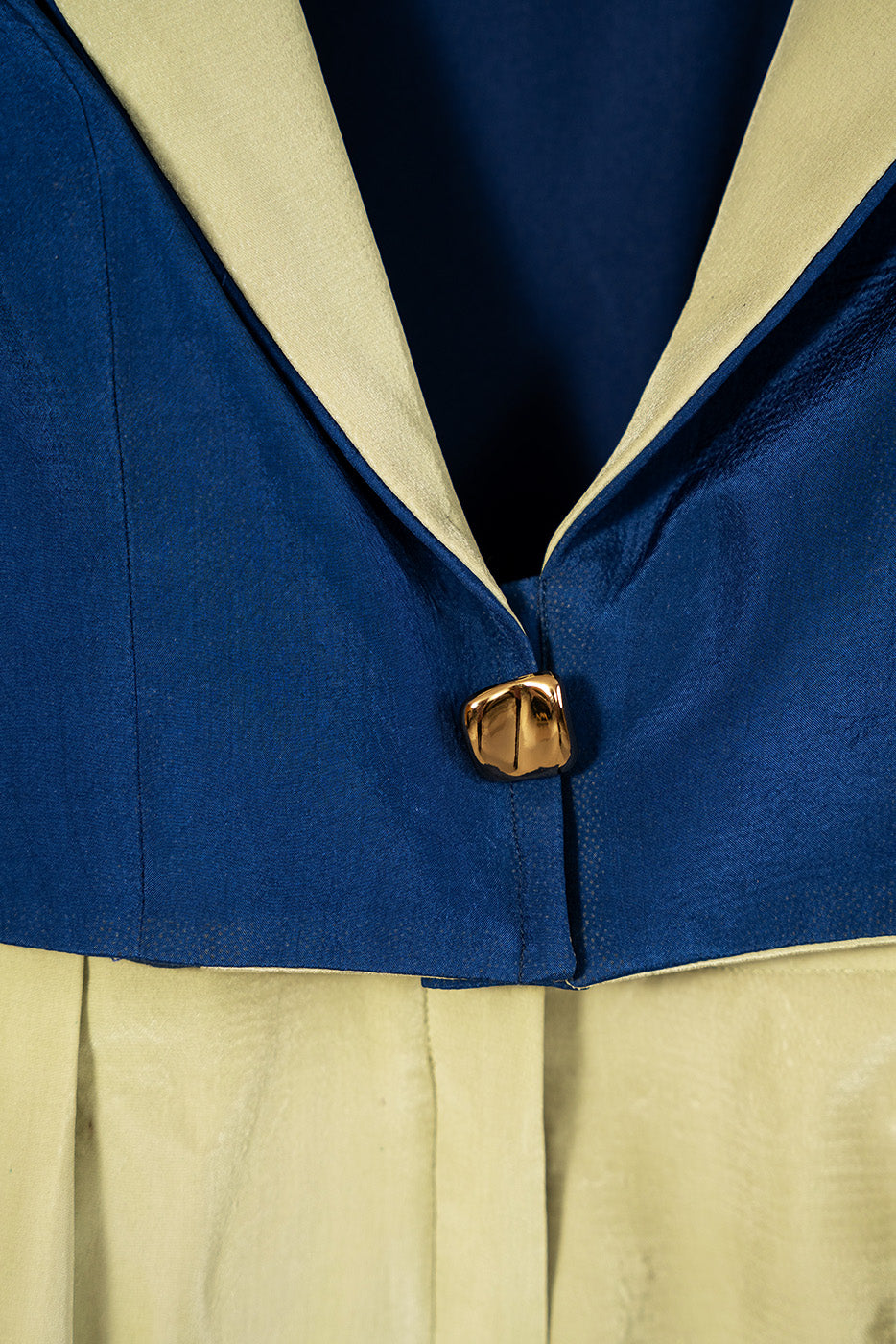 Cropped colour blocking blazer